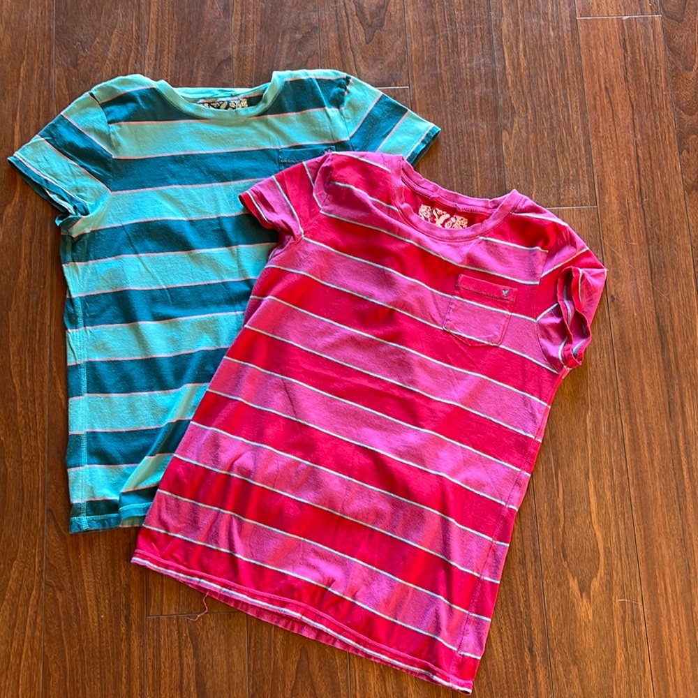 Set of 2 American Eagle tee shirts